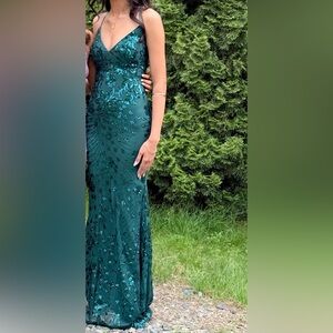 Elegant Green Sequin Evening Dress